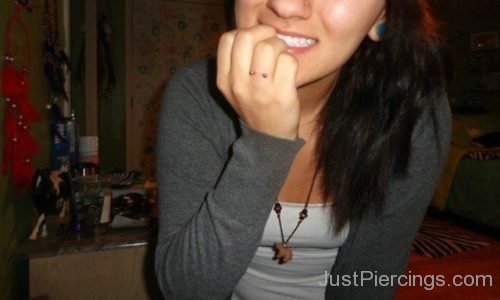 Fingers And Nose Piercing For Girls-JP1121