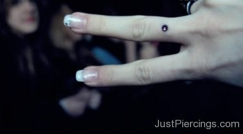 Fingers Piercing With Blue Dermals-JP1149